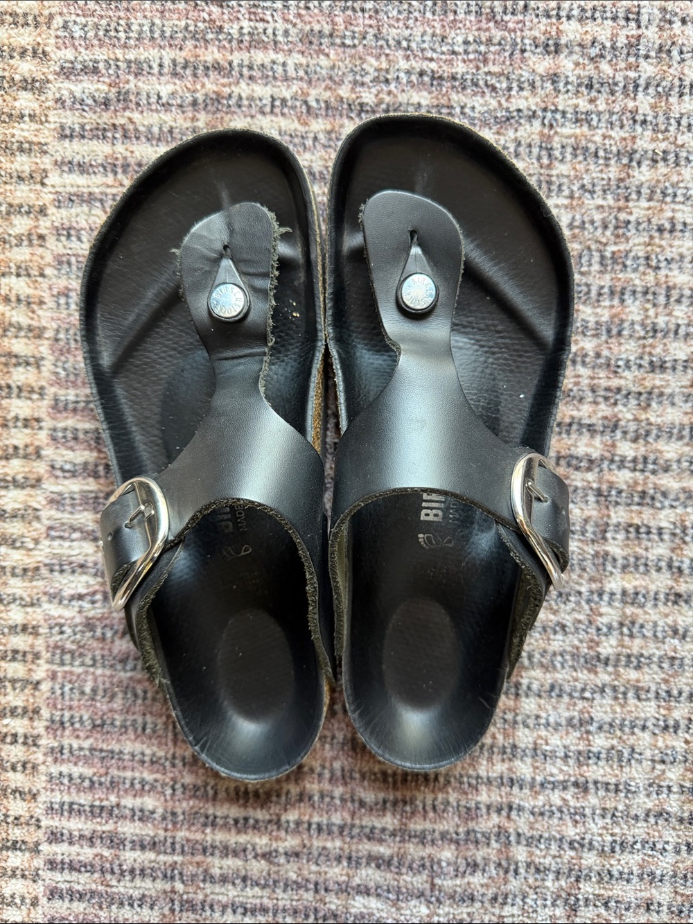 Birkenstock Big Buckle Gizeh sandal - Black Leather